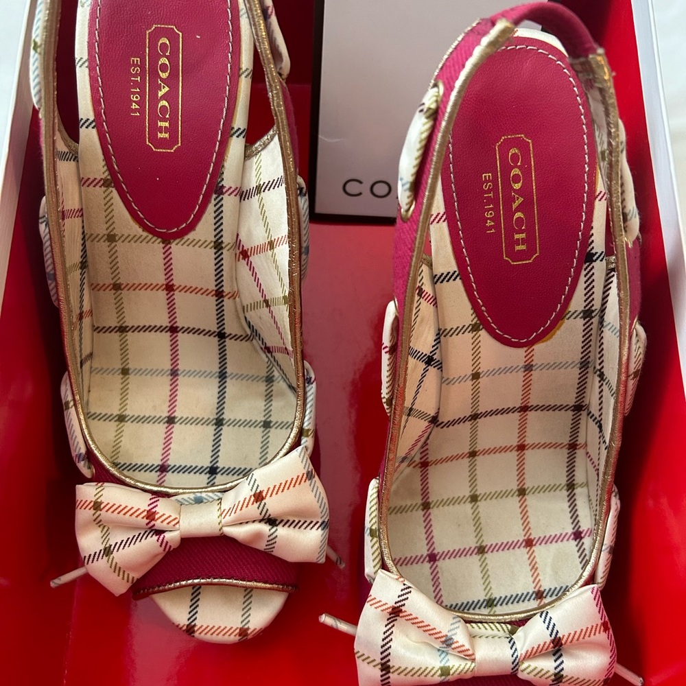 Coach Twirling cotton twill size 8 wedges magenta super stylish